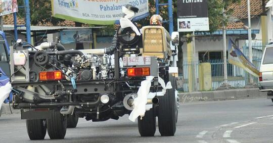 Apa Keunggulan Bus Bermesin Belakang Dibanding Bermesin Depan?