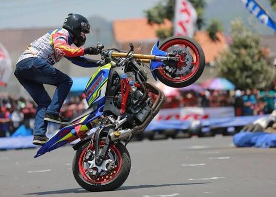 Freestyle Motor Liar Berbahaya, Banyak Yang Celaka!! Tapi Kok Ga Ada Kapoknya?