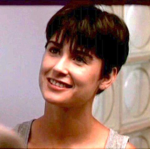 Muncul Dengan Wajah Baru, Demi Moore Sukses Bikin 'Geger' Banyak Orang!