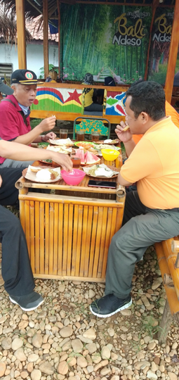 Kangen Masakan Emak, Mampir Saja di Angkringan Bali Ndeso Rogoselo Pekalongan