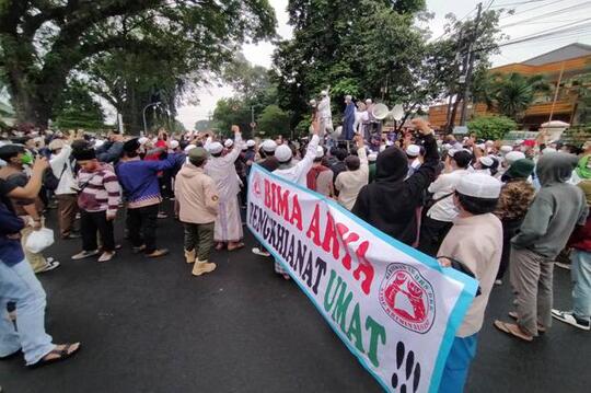 Massa Pendukung Habib Rizieq Kembali Serbu DPRD Bogor, Tuntut Bima Arya Dilengserkan