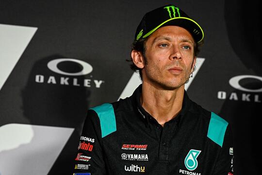 Pensiun dari MotoGP, Valentino Rossi Berencana Ikutan Balap Mobil