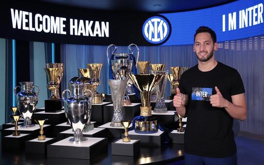Pemain Anyar Inter Milan, Hakan Calhanoglu Lupa Diri?