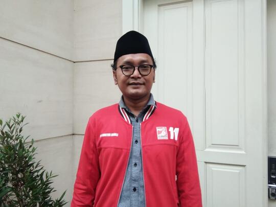 Guntur Romli: Semestinya Rizieq Shihab Divonis 10 Tahun Penjara