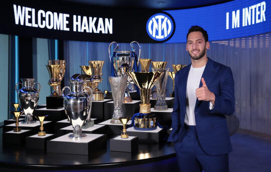 5 Alasan Inter Milan Tak Keliru Rekrut Hakan Calhanoglu