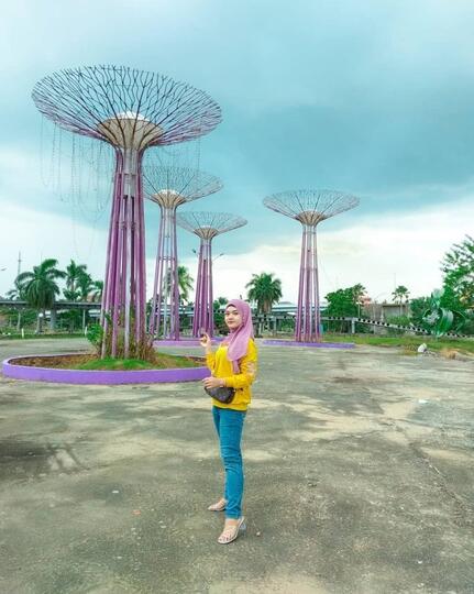 KALTIM In Your Hand - Kalimantan Timur Dalam Genggaman