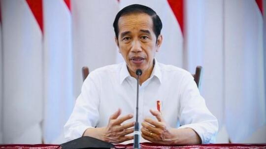 Desakan Jokowi Mundur Trending Twitter: Mundur Lebih Bermartabat Daripada Diturunkan