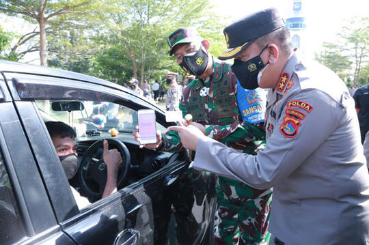 Cek Lokasi Penyekatan PPKM Darurat, Kapolda NTB dan Danrem 162/WB Tampak Kompak