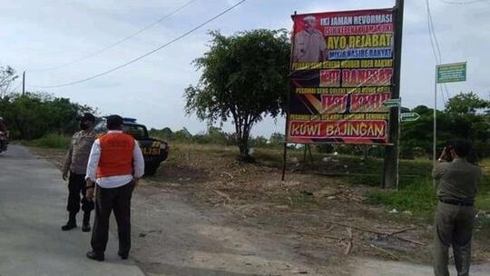 Geger Baliho Memaki Pemerintah Bikinan Kades Sragen: Lebih Enak Zaman PKI!
