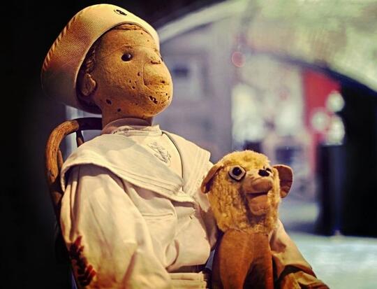 7 Boneka Ini Dipercaya Berhantu, Kalian Mau Mengoleksinya Juga?
