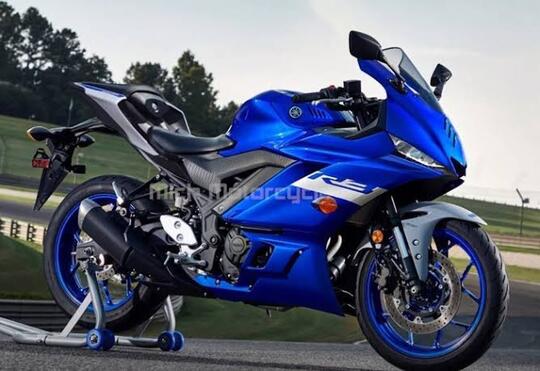 Keren Banget!! New Yamaha R25 2022 Siap Meluncur, Apakah Ninja ZX-25R Ketar-Ketir?
