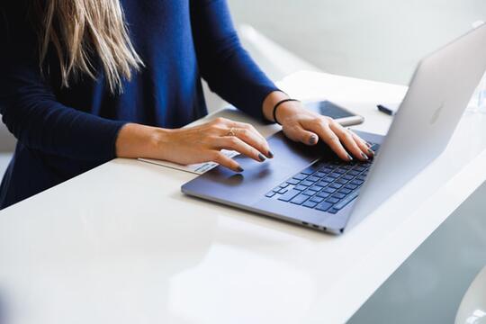 Seberapa Penting Ngetik Cepat untuk Programmer?
