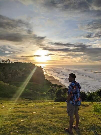 Pantai Dengan Hamparan Bukit dan Air Terjun Nan Eksotis, Hanya Ada Di Cianjur Nih!