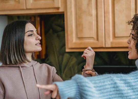 5 Tanda Kalau Kamu Sedang Denial, Playing Victim Termasuk Salah Satunya