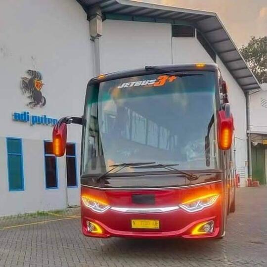 Adiputro Perkenalkan Bodi Jetbus 3+ Single Glass, Punya 3 Wiper dan Kaca Super Lebar