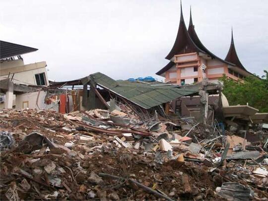 Mengerikan 9 Gempa Bumi Dan Tsunami Besar Yg Pernah Terjadi di Indonesia
