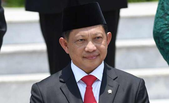 Tito Minta TNI-Polri Pastikan Pengunjung Warteg Tak Makan Lebih dari 20 Menit