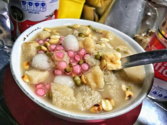 Kuntilanak Beli Sekoteng