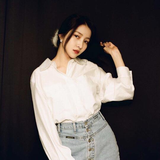 Sowon dalam Tahap Diskusi dengan IOK Company