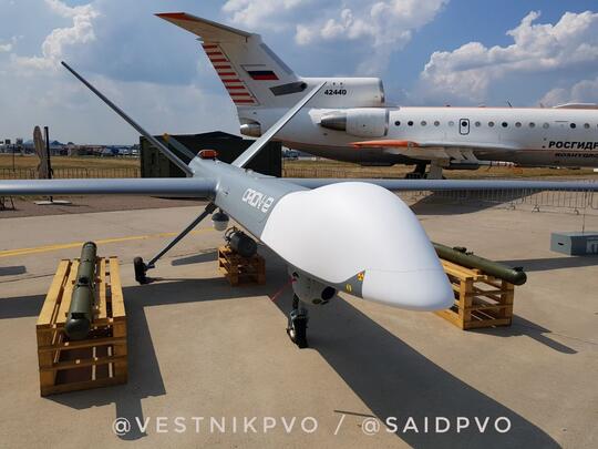 Tampil Dalam Demo Statis, Rusia Perkenalkan Drone Orion-E dan Rudal Anti Tank Vikhr