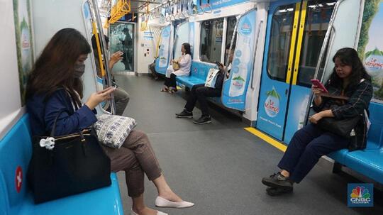 PPKM Effect Memang Dahsyat, Penumpang MRT Ambrol Parah!