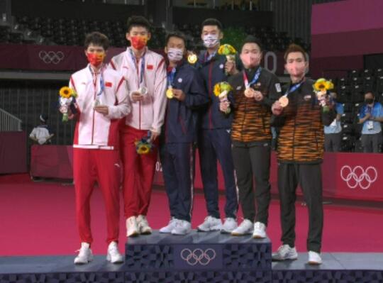 Empat Cerita Menarik dari Medali Emas Lee Yang dan Wang Chi-Lin !!!