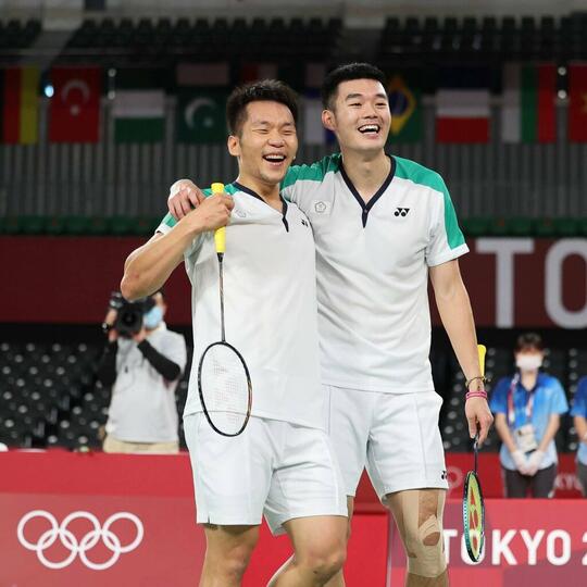 Empat Cerita Menarik dari Medali Emas Lee Yang dan Wang Chi-Lin !!!