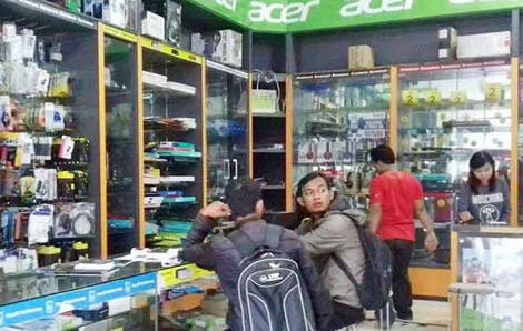 Yang Diburu Anak Mahasiswa 2000-an Di Mall Mangga Dua (Bisa Kredit Segala)