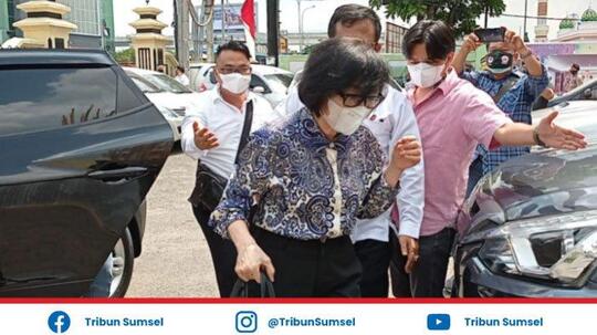 BREAKING NEWS : Heriyanti Anak Akidi Tio Ditetapkan Tersangka Terkait Hibah 2 Triliun