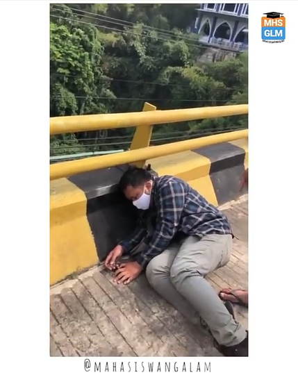 Mahasiswa Ini Mau Bunuh Diri Karena Skripsi? Begini Tips Cara Cepat Menyelesaikannya!