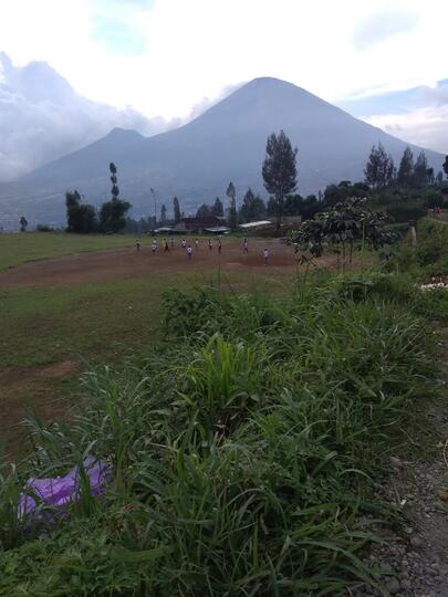 Cerita pengalaman ikut open trip mendaki gunung Sumbing.