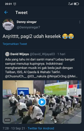 Para Santri Tutup Telinga Saat Diputar Musik di Area Vaksin, Begini Komentar Netizen!