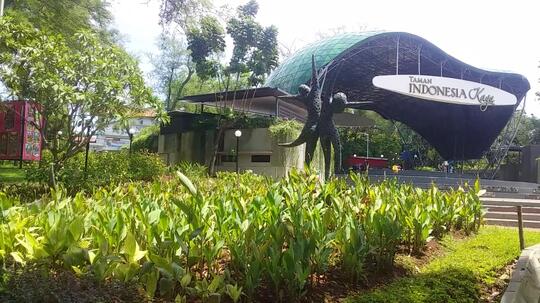 Berwisata Hemat di Taman Kaya Indonesia Semarang