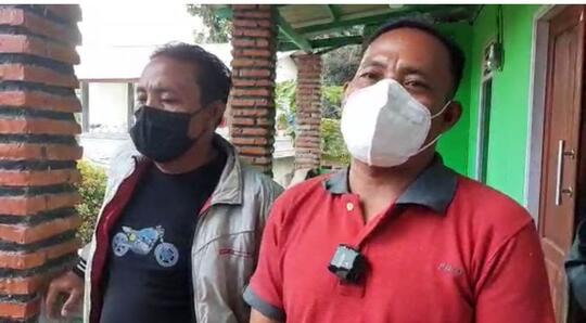 'Rocky Gerung Berbohong, Tak Ada Penggusuran Rumah Warga Asli Bojong Koneng'