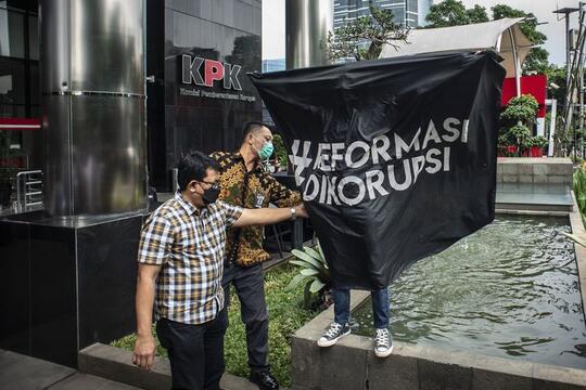 Pegawai KPK yang Dipecat Gara-gara TWK Mulai Bereskan Meja Kerja
