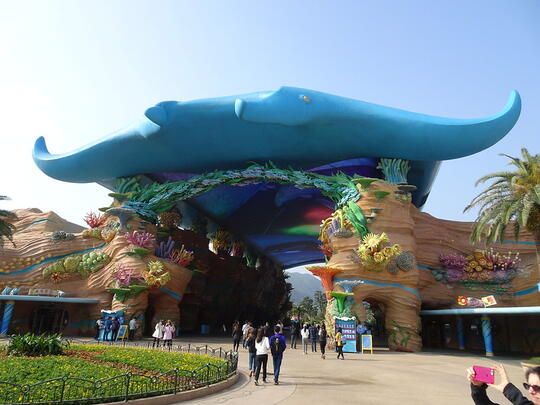 WOW !!! Chimelong Ocean Kingdom, Memiliki Aquarium Terbesar Di Dunia? Cekidot !
