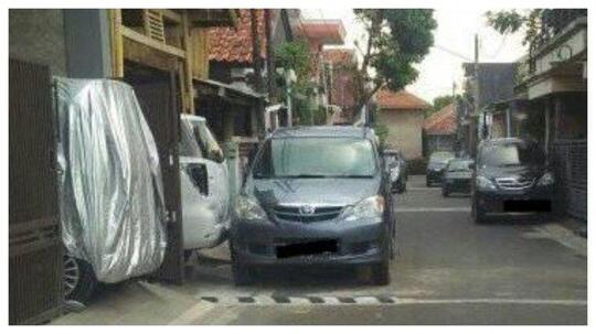 Dari JANDA Kembang, Hingga Ribut Soal Parkir Inilah Drama Hidup Bertetangga !