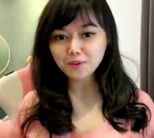 Potret Cantik RR di Instagram, Selebgram Bali yang Live Bugil dengan Akun Kuda Poni