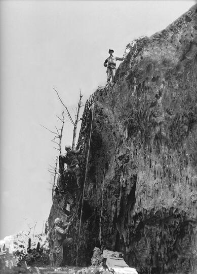 (Segmen SIF) Pertempuran Okinawa Saksi Bisu Aksi Heroik Desmond Doss