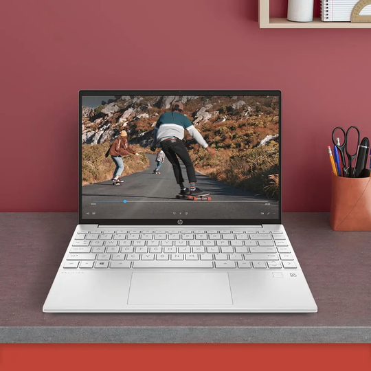 Laptop Tipis Buat Kerja WFH Atau Sekolah Online? Cobain Laptop Satu Ini Gan!