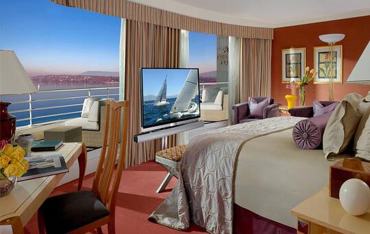 Sewa Per Malamnya Setara Rp.1,1 Milyar, Inilah Mewahnya Kamar Penthouse Royal Suite !