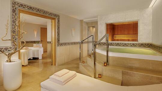 Sewa Per Malamnya Setara Rp.1,1 Milyar, Inilah Mewahnya Kamar Penthouse Royal Suite !