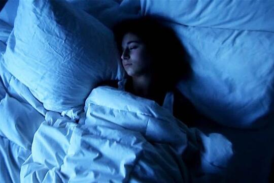 Melepas Bra Saat Tidur Bisa Memperbesar Ukuran Payudara?