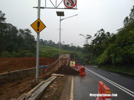 Apa Gunanya Tanjakan Kosong Di Samping Jalan?