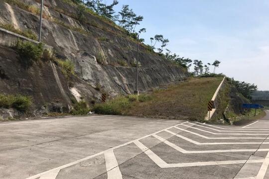 Apa Gunanya Tanjakan Kosong Di Samping Jalan?