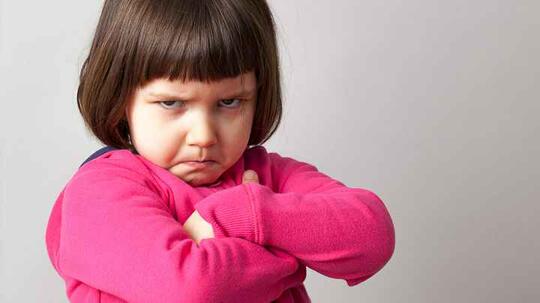4 Kelakuan Absurd Cewek Yang Sering Bikin Cowok Gagal Paham