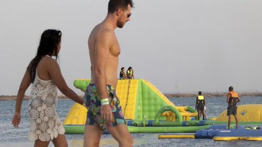 Pure Beach, Ditempat Ini Wanita Arab Saudi Bebas Berbikini