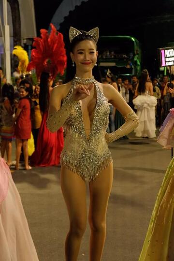 Lihat Transgender Thailand Joget-Joget Itu Rasanya…