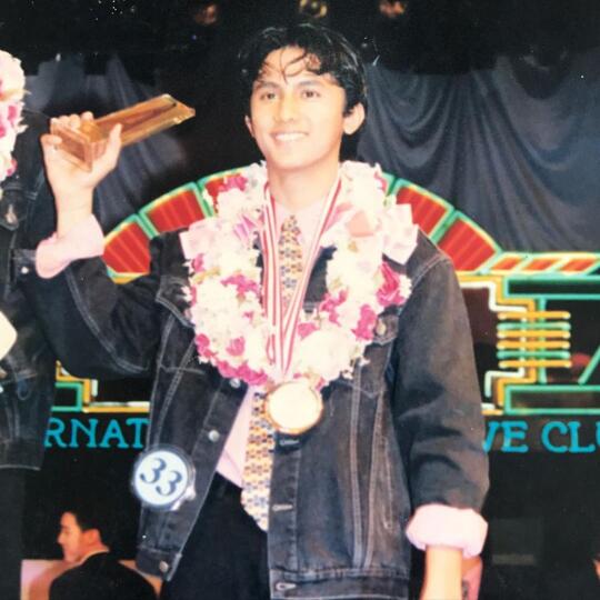 Lucu Sampai Mual, Ketika Semua Orang Bisa Menjadi Model Ala Cover Boy dan Cover Girl