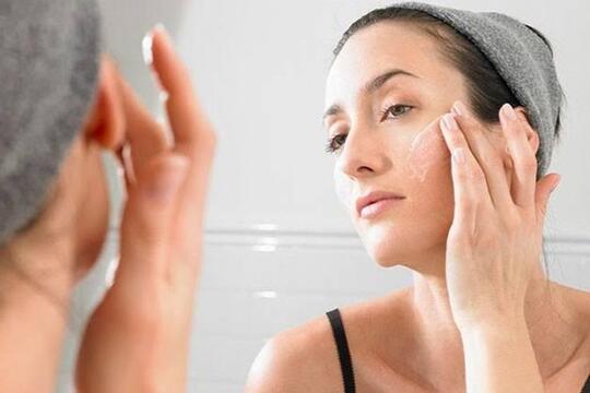 MAU GANTI SKINCARE? Biar Aman, Lakukan Ini Dulu!